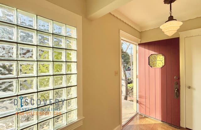 Updated MCM Gem in Adams Point