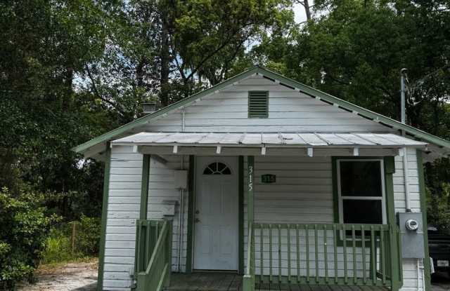 2 Bedroom Single Family Home in Gainesville photos photos