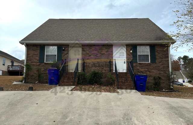 Photo of 1230 Village Way NE