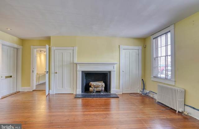 133 N WASHINGTON Street