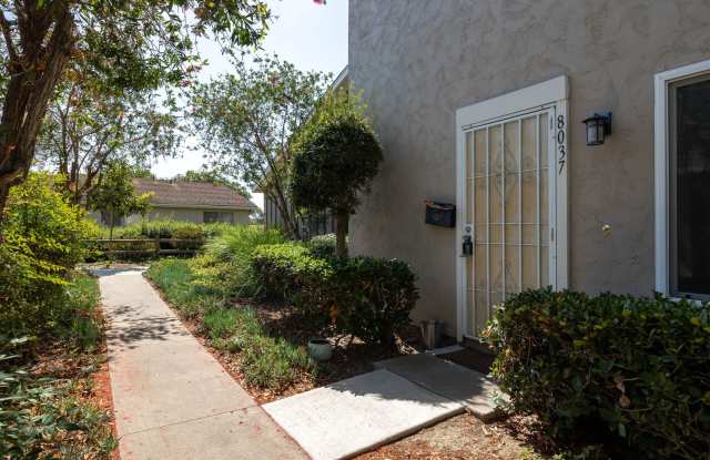 Modern Elegance in San Diego: Your New Home at 8037 Camino Kiosco !