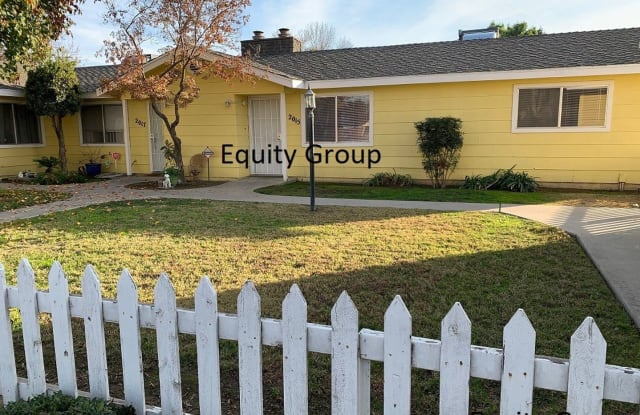 2015 E. Walnut Ave - 2015 E Walnut Ave, Visalia, CA 93292