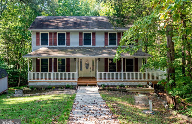 Photo of 8413 MANOR VIEW Road