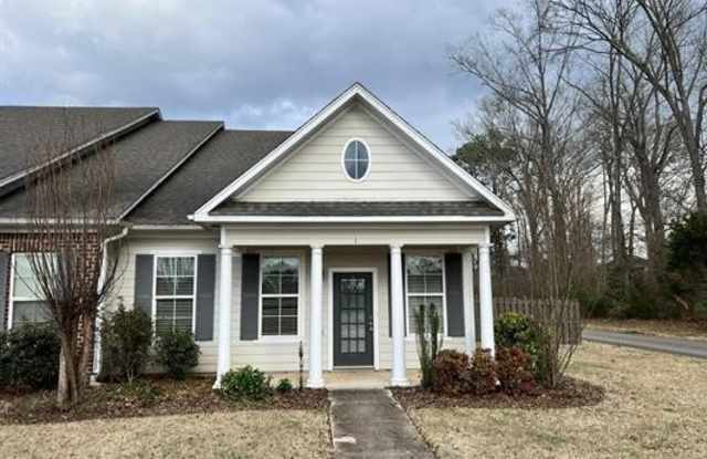 1 Atherton Circle Southwest