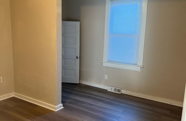 1020 jamison ave NE - 2