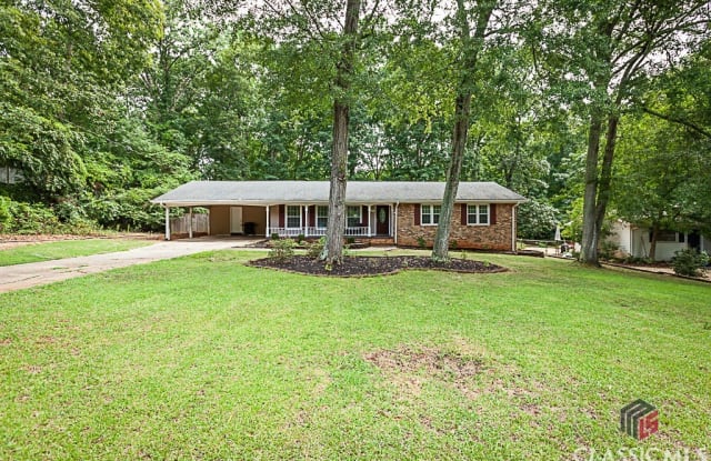 560 Greencrest Drive - 560 Greencrest Drive, Athens, GA 30605