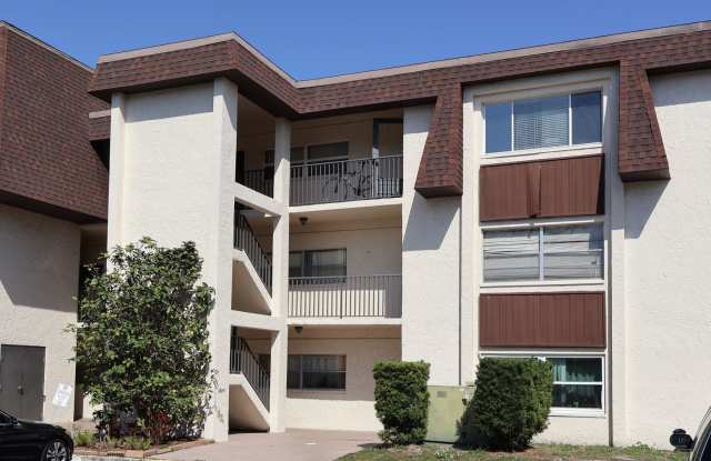 2/1.5 condo in St Pete - remodeled and updated