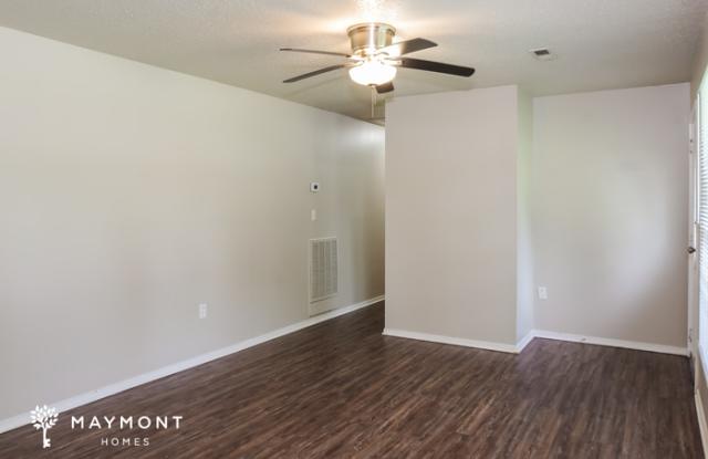 2115 Fernbrook Drive Northeast