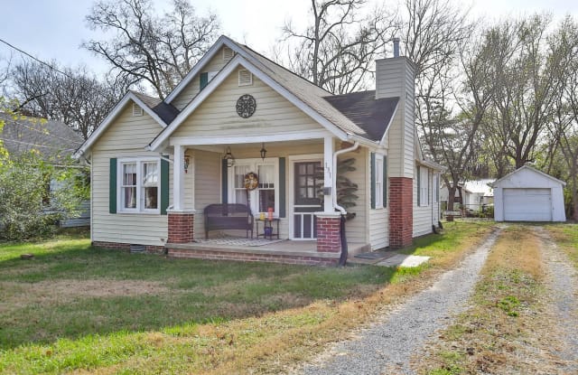 131 East Woodrow Street - 131 East Woodrow Street, Gallatin, TN 37066