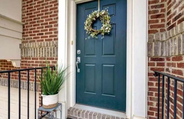 Room in 3 Bedroom Home at Macedonia Lake Dr