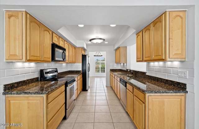 8326 E VIA DE LA LUNA --