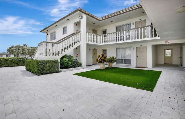 Photo of 5420 Hollywood Blvd