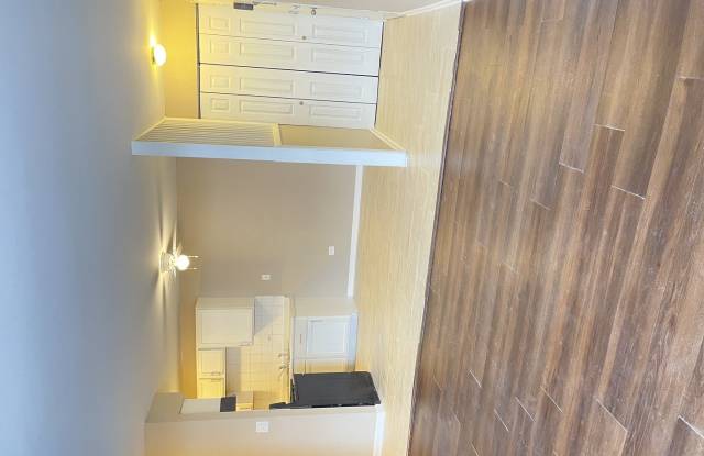 1035 Higgins QuarterS Drive unit: 4-205