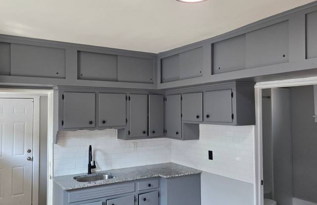 3 Bed Single Family with Huge Kitchen and Tons of Cabinet Space!