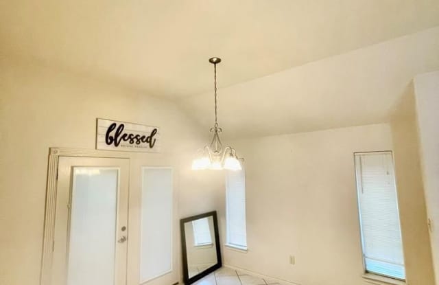 2428 LEXINGTON PLACE