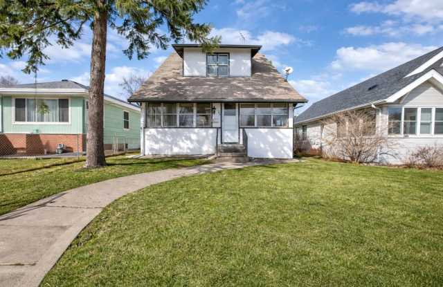 Photo of JUNE MOVE IN- HAMLINE UNIVERSITY - 5 BEDROOM