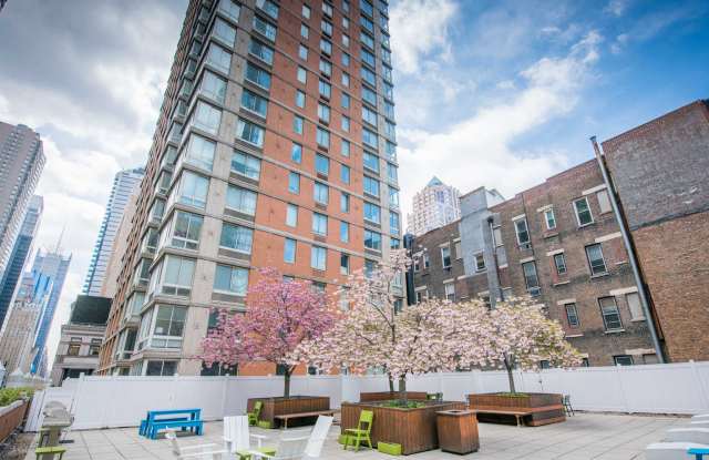 Longacre House Apartments