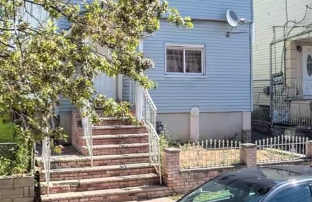 443 Jackson Ave apt 2L - 443-445 Jackson Avenue, Elizabeth, NJ 07201