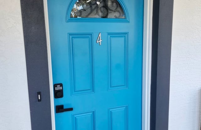 Kissimmee Street Apartments