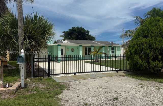 1708 S Saint Lucie Ct