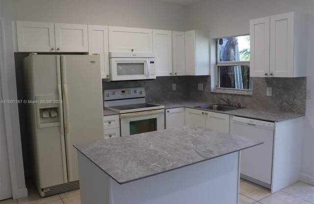 2940 SE 15th Ter
