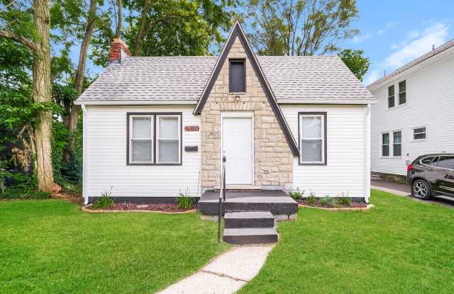 3 Bed 1 Bath Single Family Home!