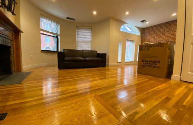 90 Gainsborough Street 101