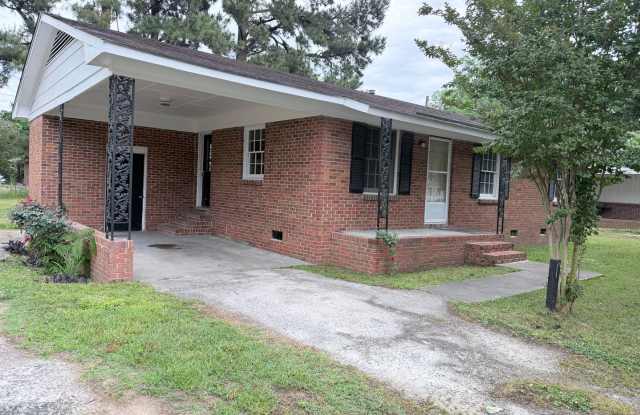 3 Bedroom 1 Bathroom House Located in Laurinburg, NC