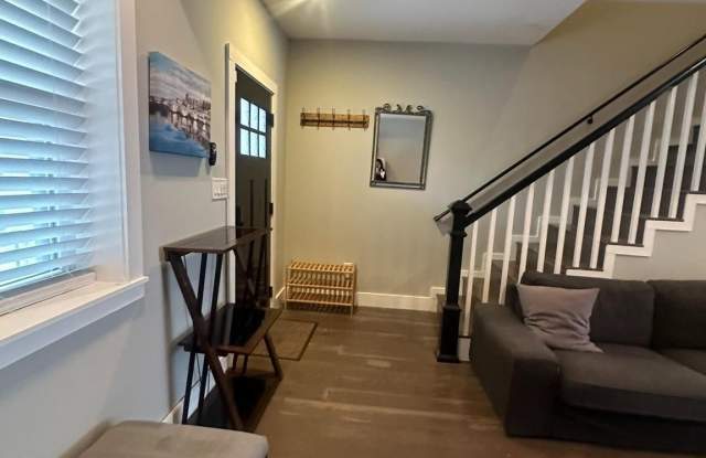 1309 TRINIDAD Avenue NE