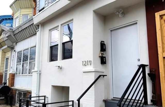 1219 W SILVER Street unit: 1