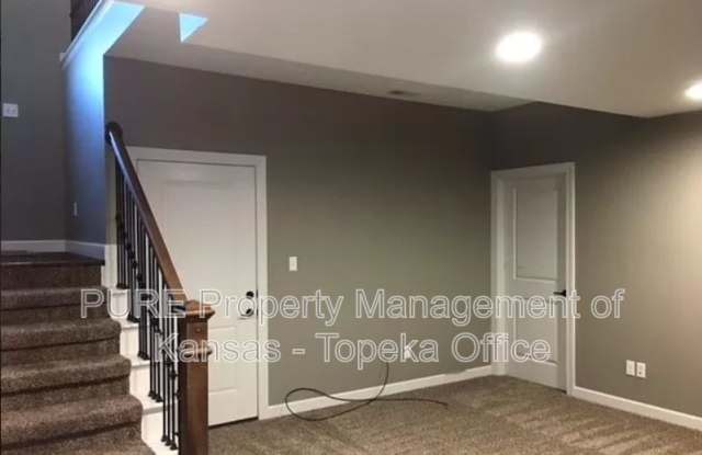 4415 SE Gemstone Lane