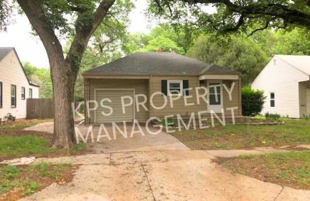 812 South Poplar Street