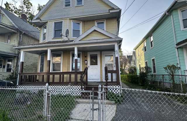 1038 Maplewood Avenue - 1st Floor