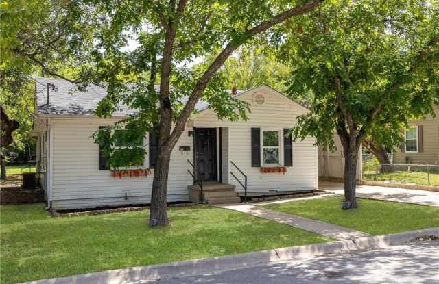 Photo of 207 W 14th Avenue