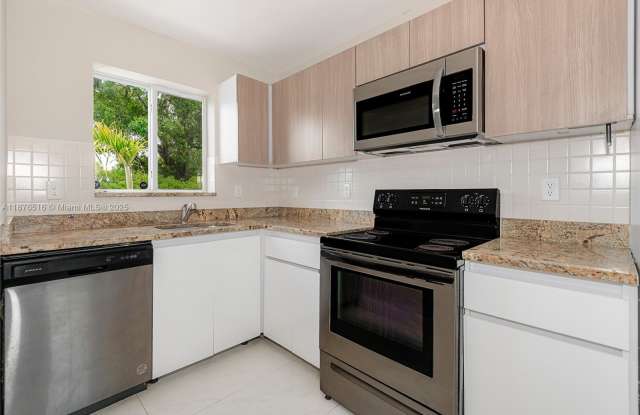 811 Nw 3rd Ave
