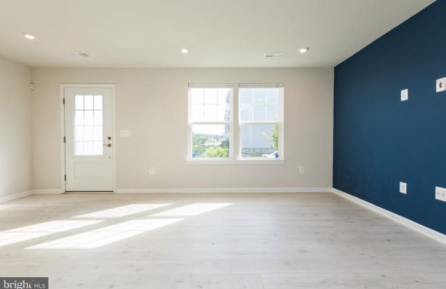 1841 SAG HARBOR LANE