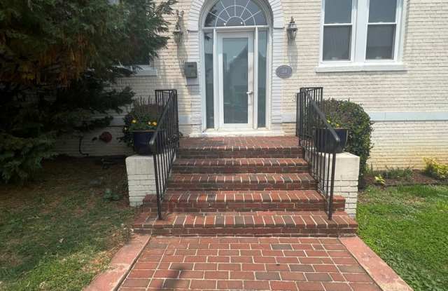 Photo of Charming 1-Bedroom in Eckington, DC – Prime Location at North Capitol  Rhode Island Corridor!