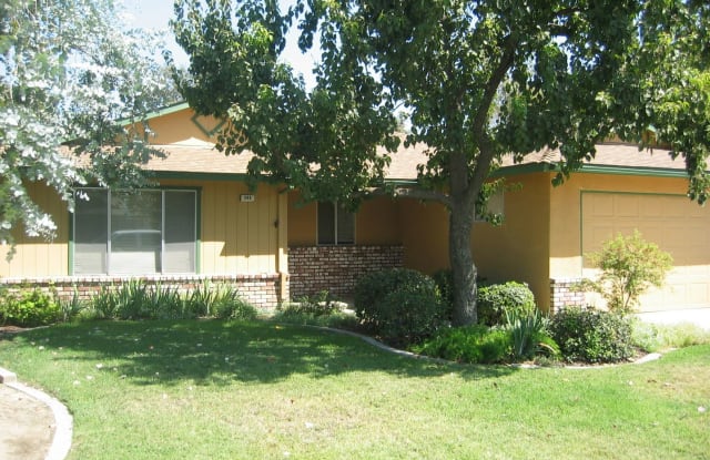 248 E. Evergreen - 248 East Evergreen Avenue, Visalia, CA 93277