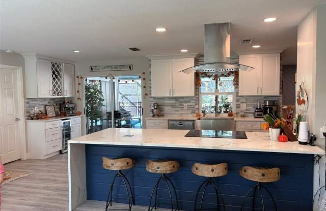 4420 MEADOW CREEK CIRCLE