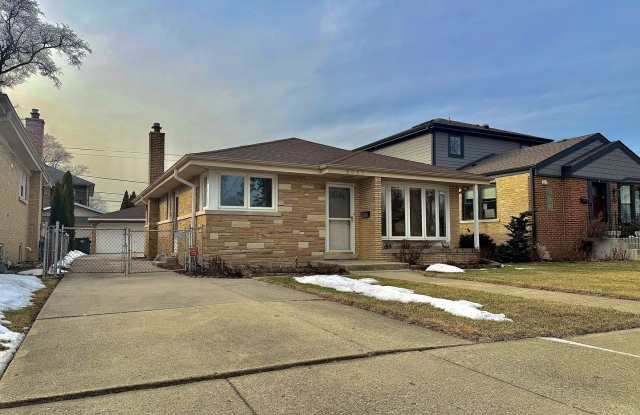 8032 N Wisner Street