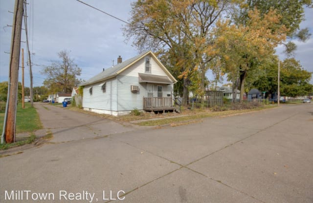 1416 Garden Ave - 1416 Garden, Davenport, IA 52802