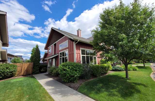 Adorable Furnished River Lakes Townhouse