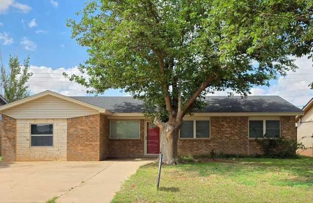 PRE LEASING -  4 BEDROOM HOME - NORTH LUBBOCK