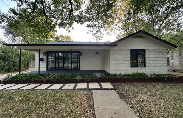 Central Austin 3 BR / 2 BA Update Home