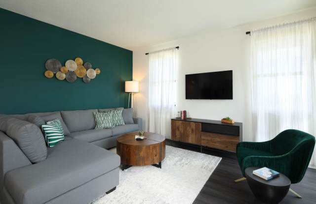 Azola West Palm Beach