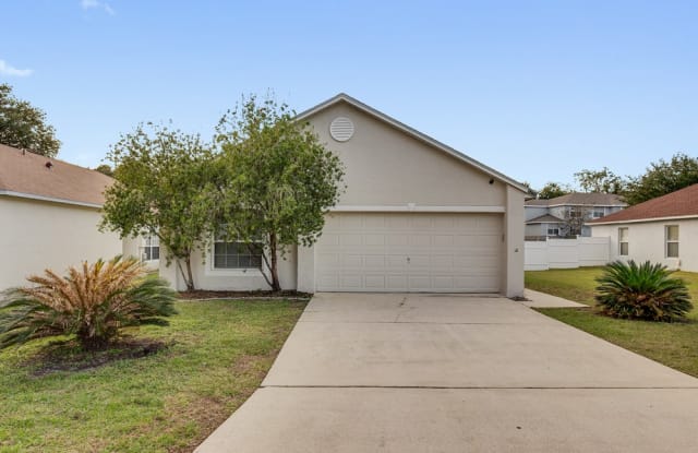 8250 Oak Crossing Drive - 8250 W Oak Crossing Dr, Jacksonville, FL 32244