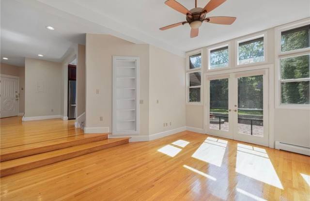 107 Old Beach Road unit: 2