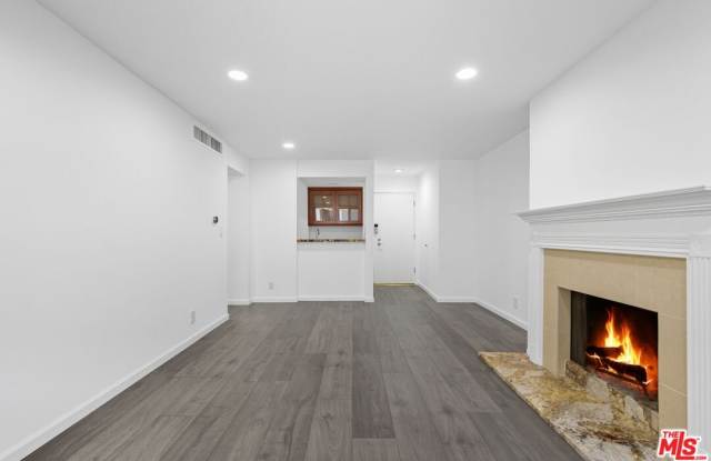 1340 S Beverly Glen Blvd