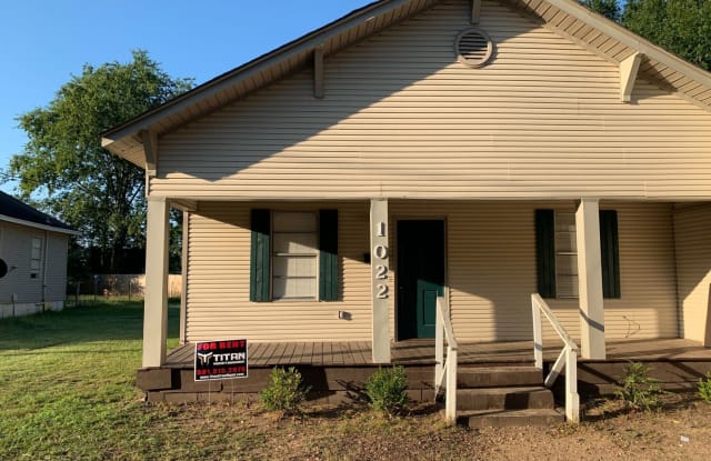 1022 W Hazel St. - 1022 W Hazel St, Benton, AR 72015