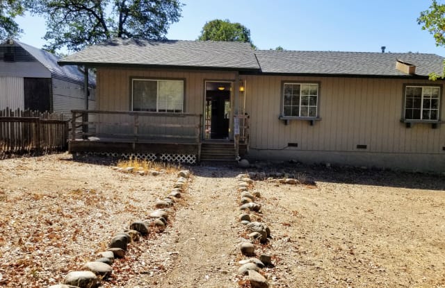 18585 Fair Oaks Dr - 18585 Fair Oaks Drive, Tehama County, CA 96022